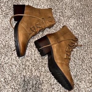 Sleep Boots Never Worn Size 8